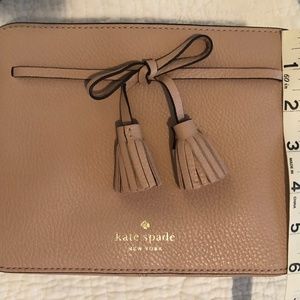 NWOT Kate Spade hayes camera bag